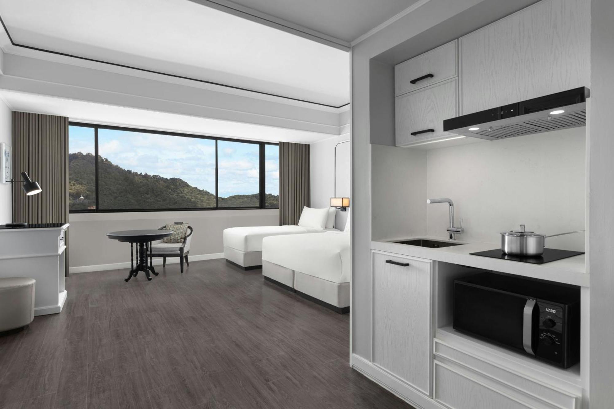 Courtyard By Marriott Town Hotell 4*
